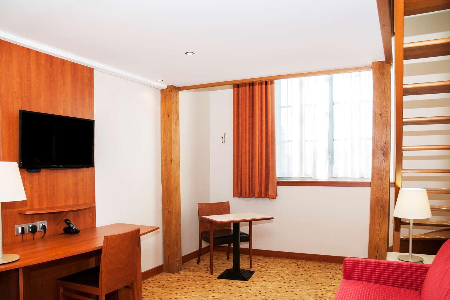 Châteauroux Best Western Plus Hotel Colbert מראה חיצוני תמונה