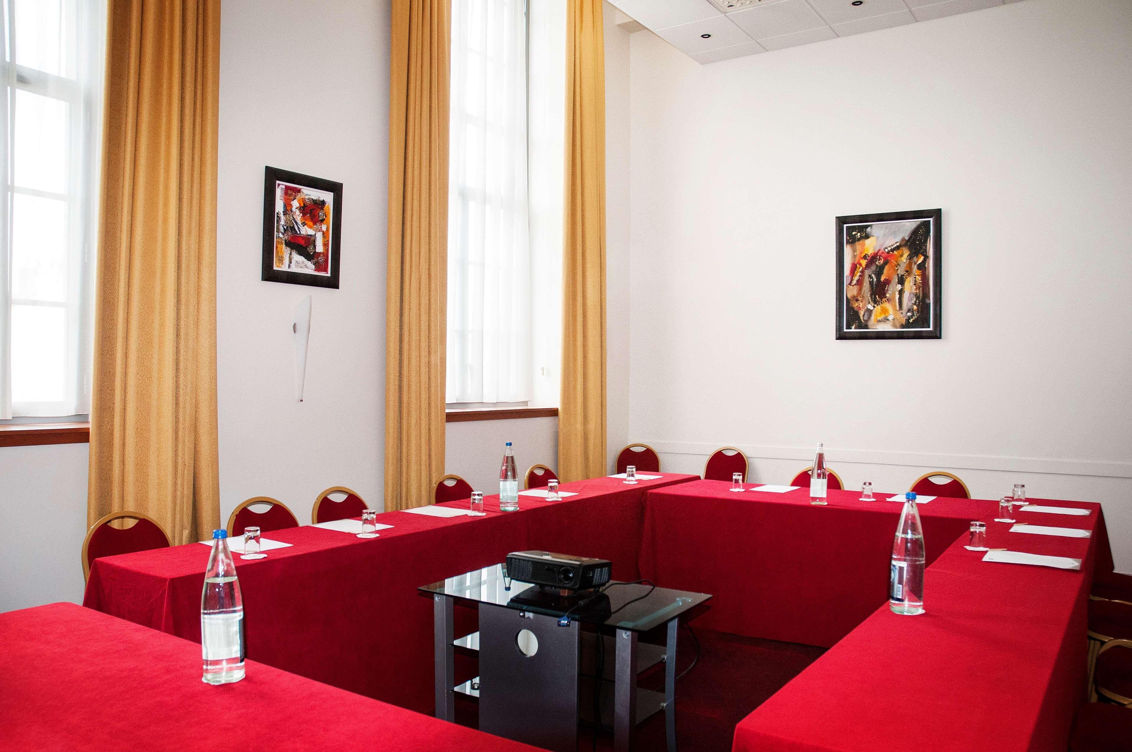 Châteauroux Best Western Plus Hotel Colbert מראה חיצוני תמונה