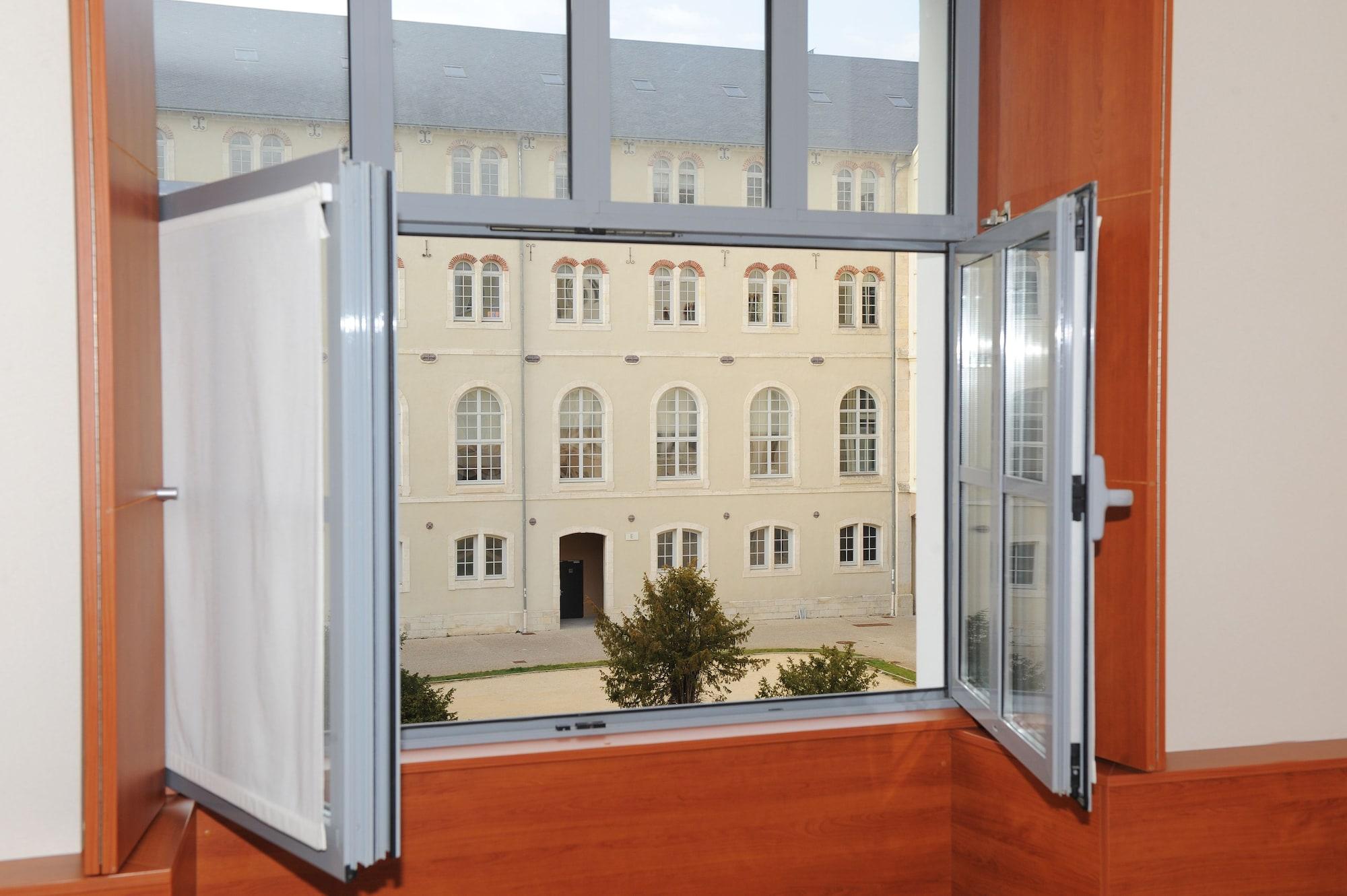 Châteauroux Best Western Plus Hotel Colbert מראה חיצוני תמונה